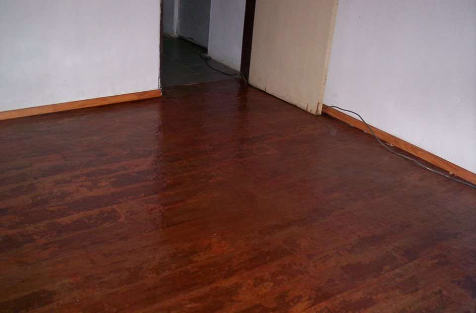 De Todo, Un Poco .: Piso imitación madera con papel