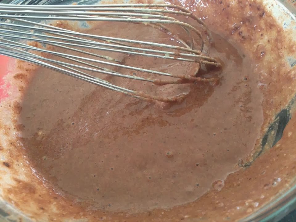 Grabbing life by the kettlebells... Banana & Chocolate Marble Cake