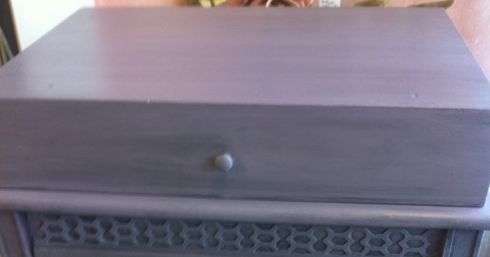 Maison Decor How far does a sample size of Chalk Paint® go? and other