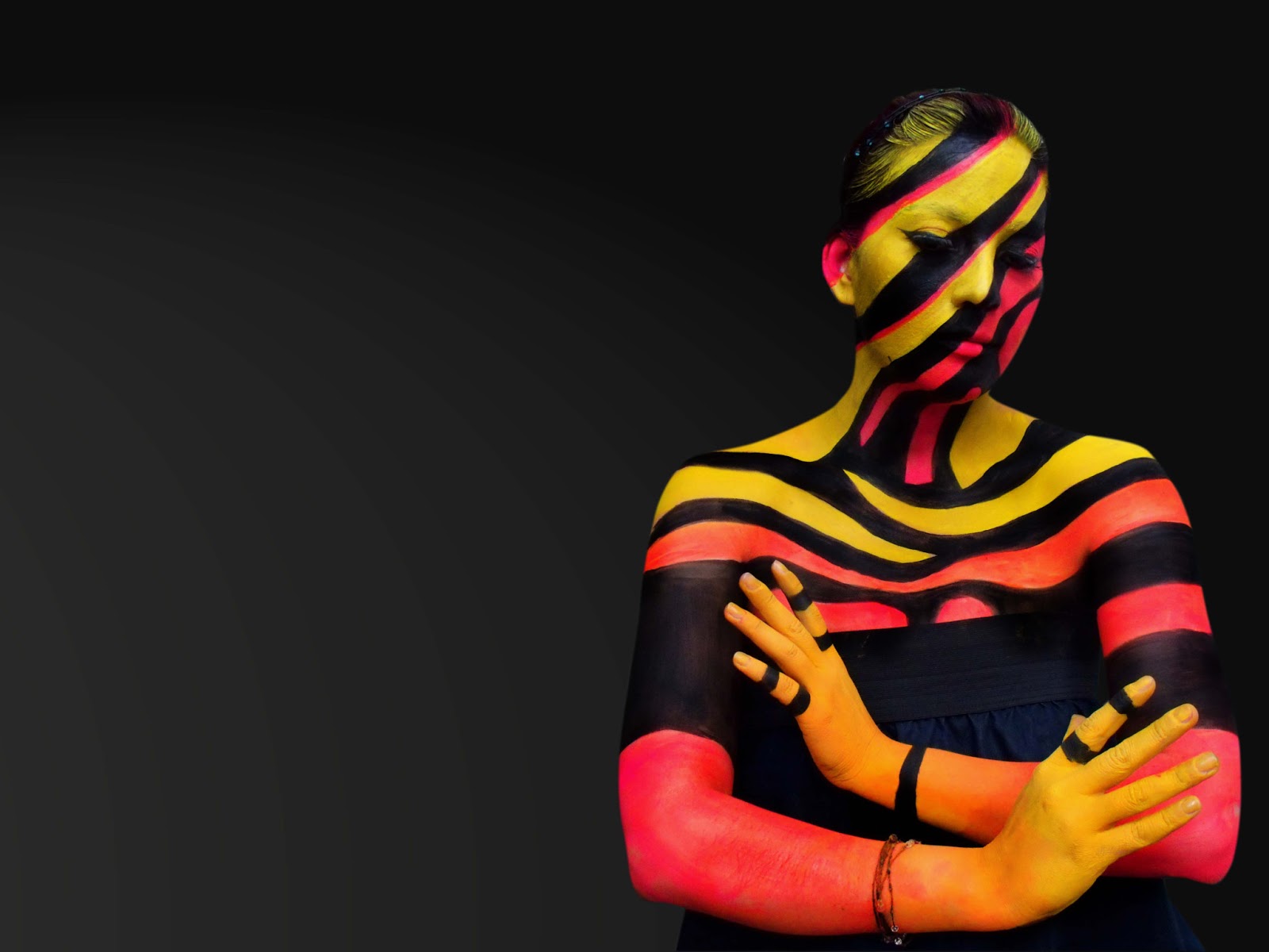 BODYPAINT RAYAS | CUERPO GRIS - Cuerpos Pintados