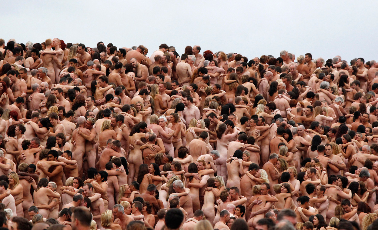 Толпа голых женщин 79 фото - секс фото 