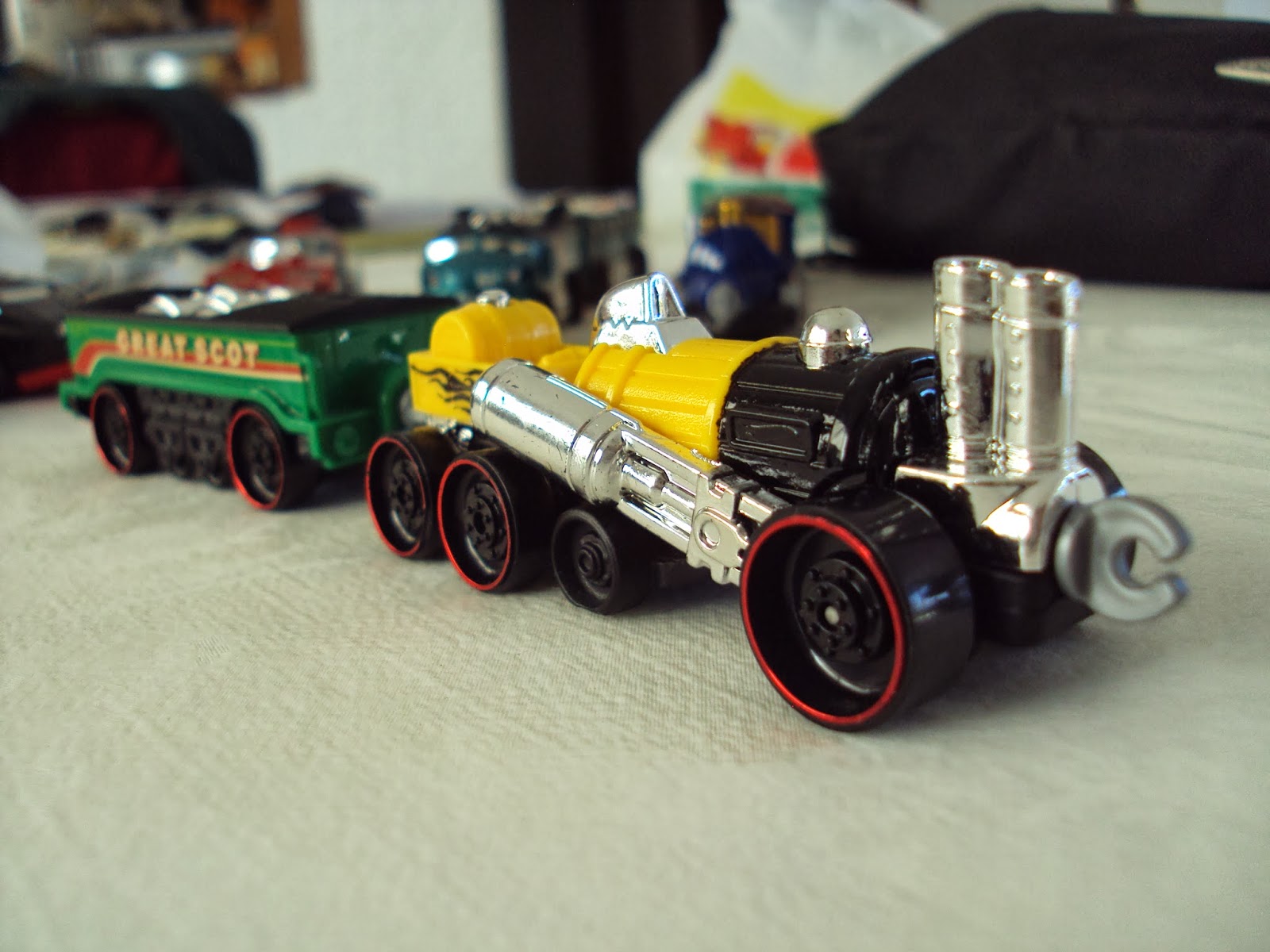 Social Hot Wheels Hot Wheels Rapid Transit Collection 2013