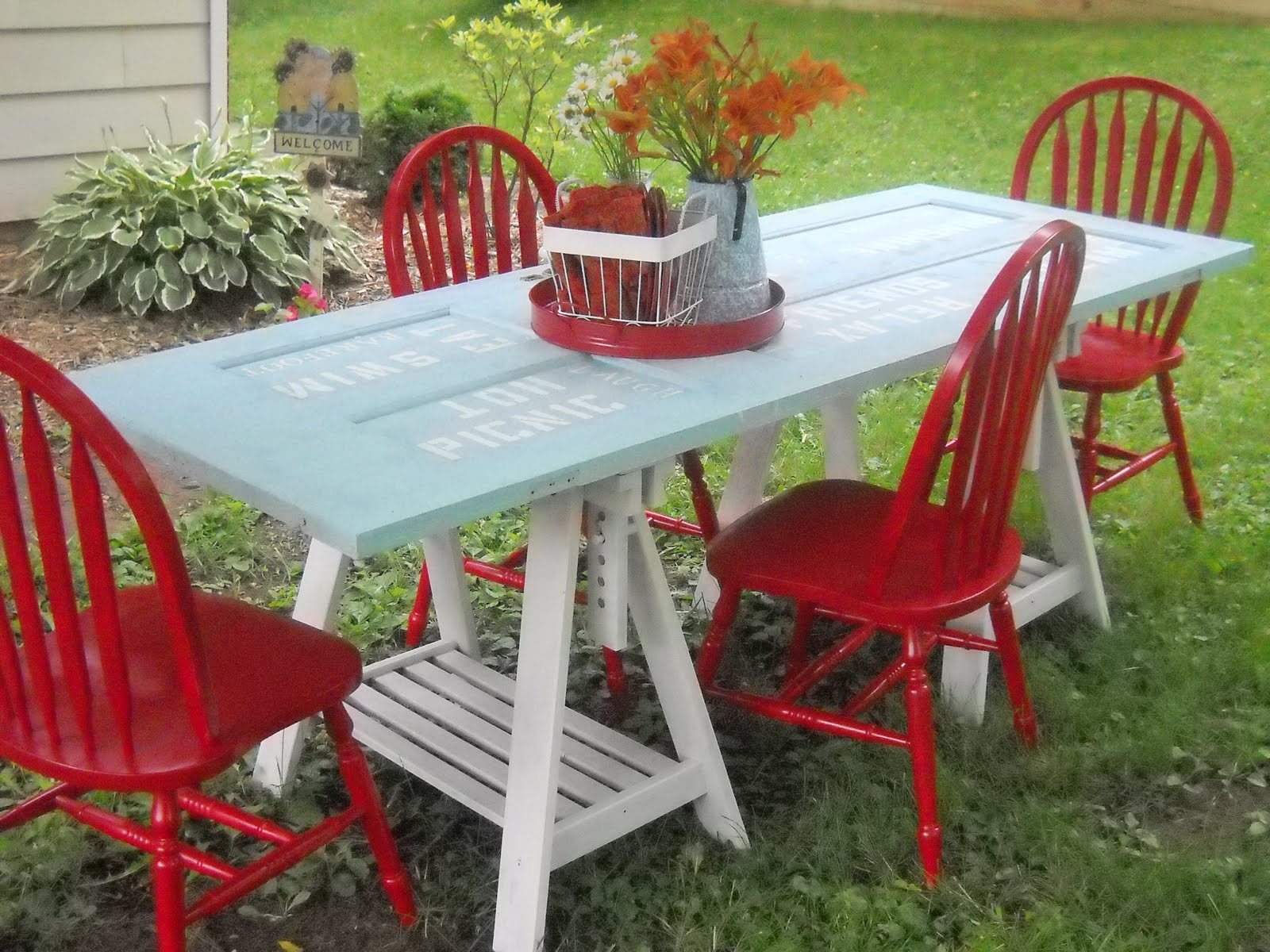 This DIY House DIY Outdoor Dining Table Inspiration