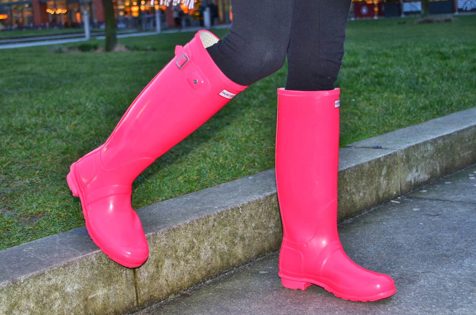 A Practical-ish Look - sparkleshinylove  Pink hunter boots, Hunter boots,  Hunter outfit