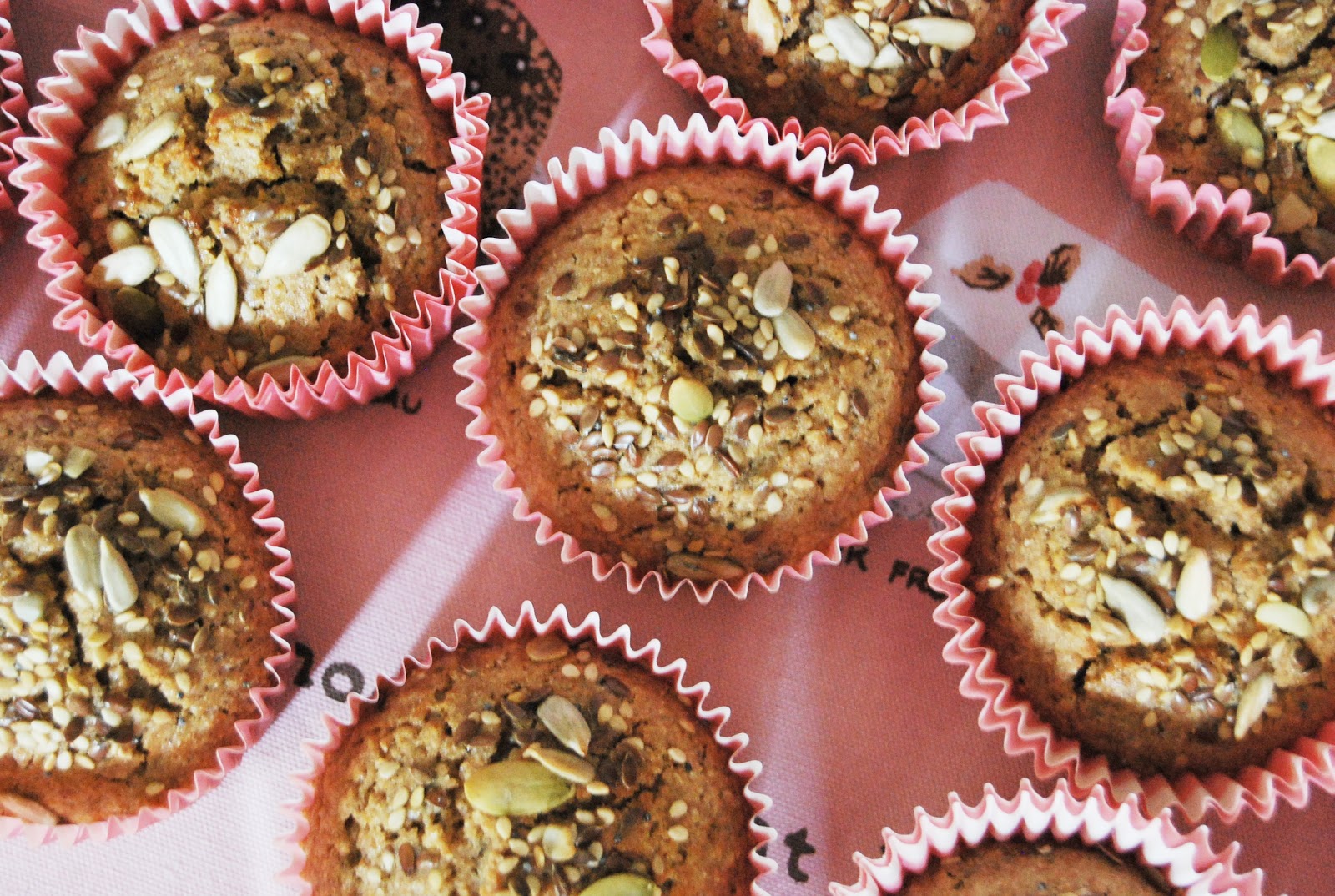 Muffins integrales con mezclum de semillas. — Chez Silvia