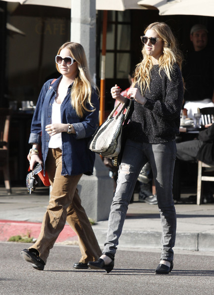 Hills Freak: Whitney Port Grabs a Bite to Eat in LA