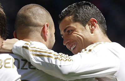 فيديو ريال مدريد يقترب من لقب الدوري الاسباني بثلاثية في اشبيلية ظƒط±ظٹ%D