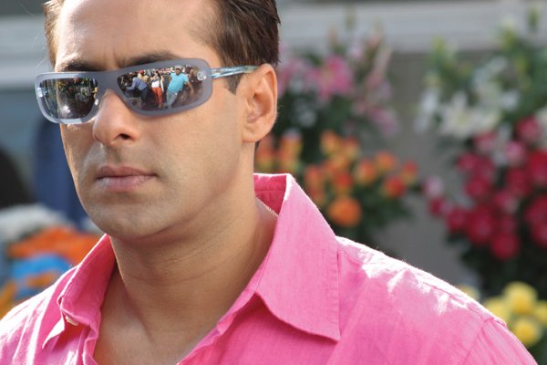 Nice Pink Wallpapers: Salman Khan Hair Style and Dressing Style