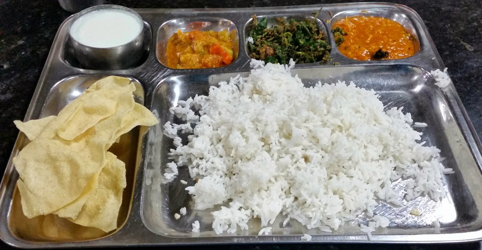 Kakatiya Deluxe: The Iconic Andhra mess of Ameerpet | Foodaholix