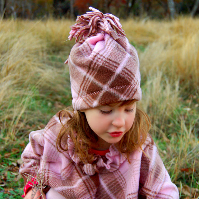 Seamingly Smitten TUTORIAL Fleece Hat Feature