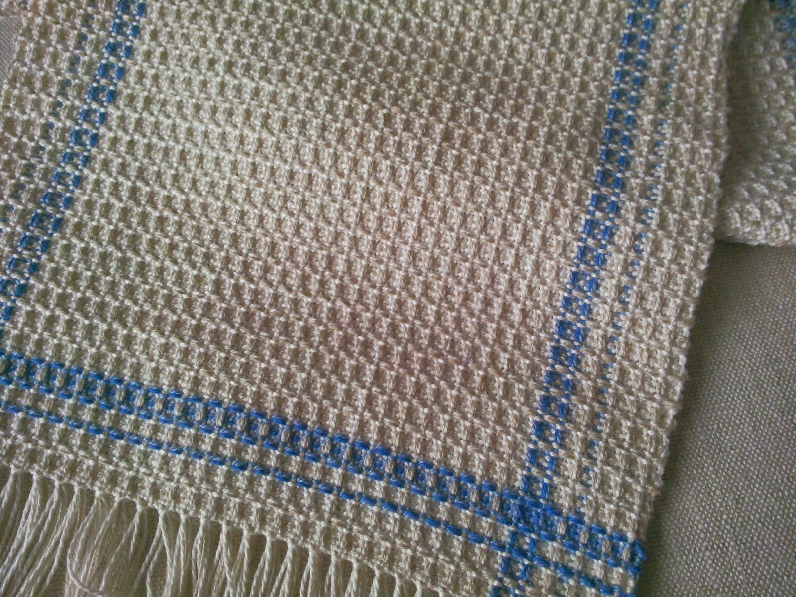 Weaving, knitting, crocheting... Waffle weave on rigidheddle loom