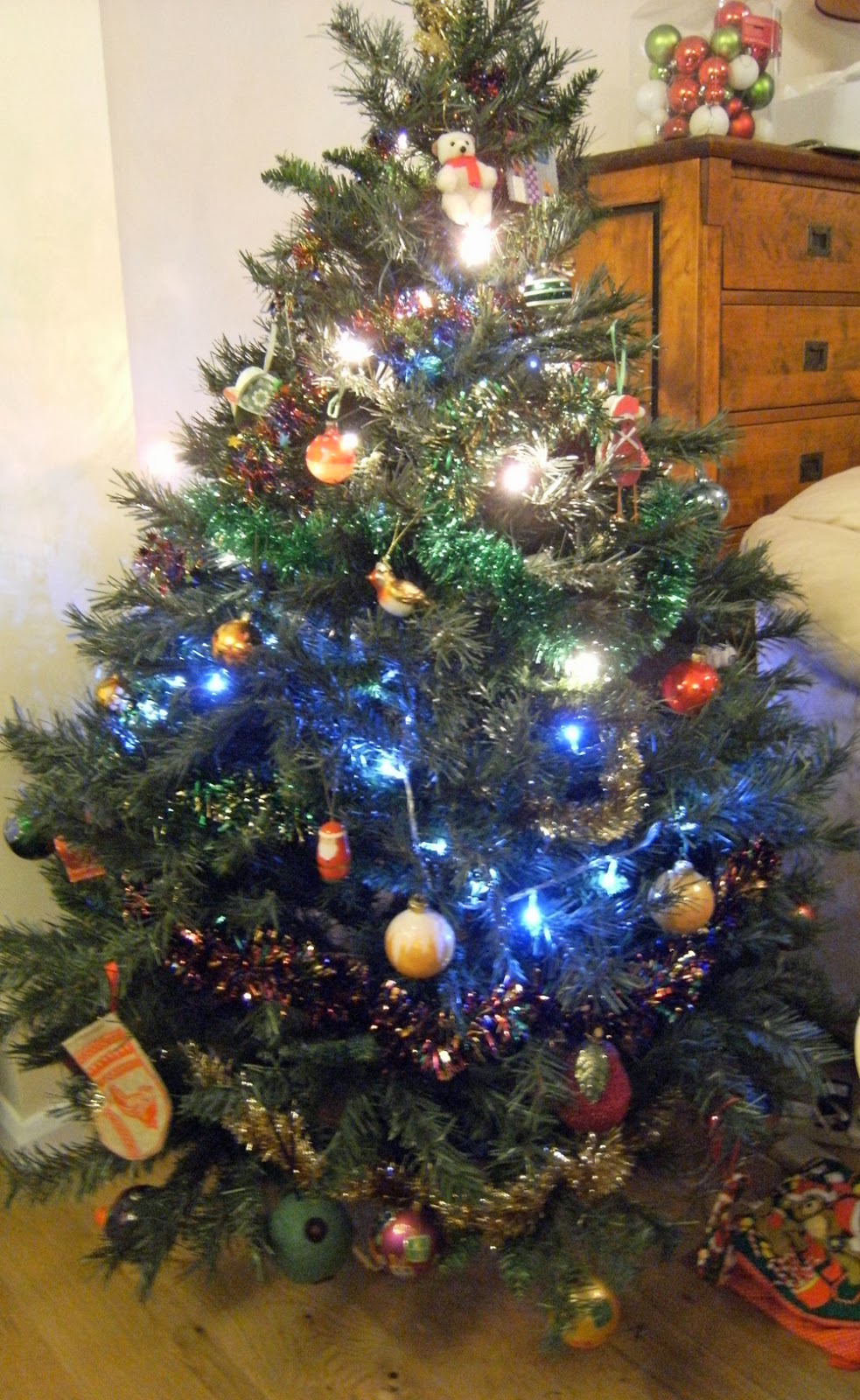lizzie made the whole christmas tree lizzie made the whole christmas tree