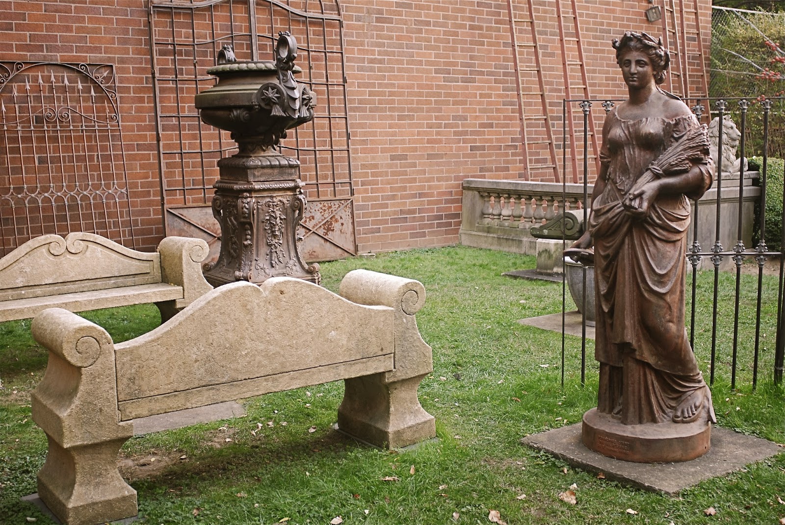 NYC ♥ NYC Elizabeth Street Sculpture Garden