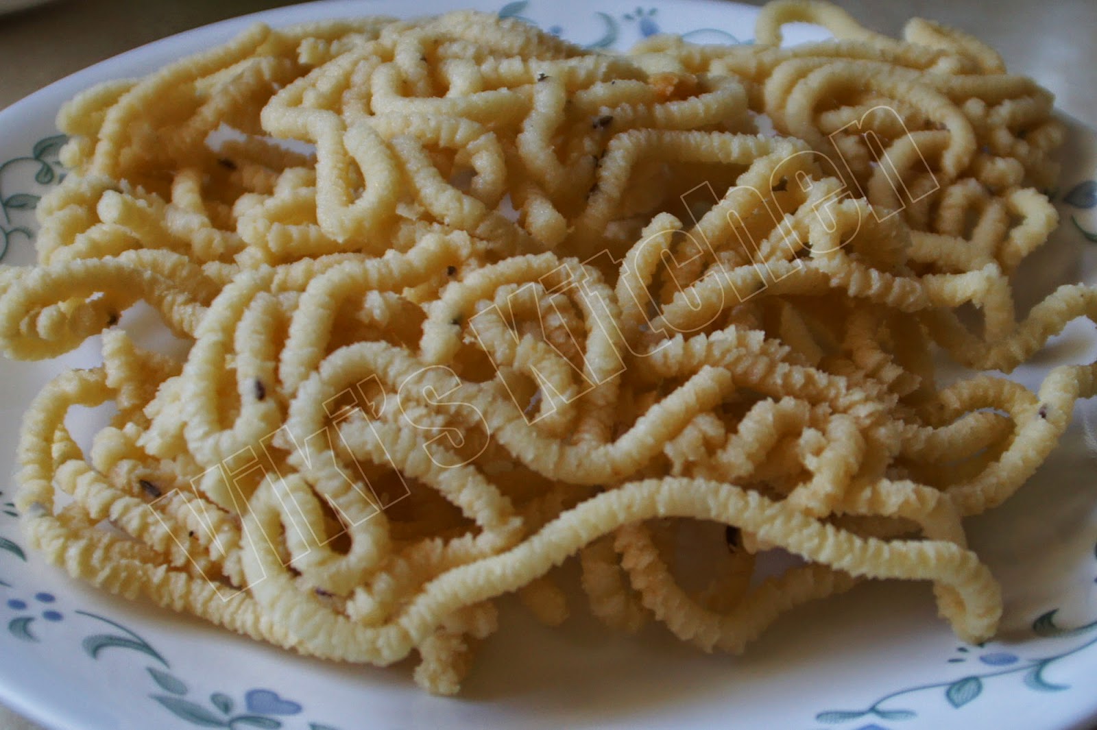 Viki 's Kitchen Pottukadalai murukku