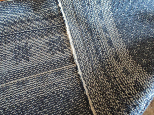 Riverside knitting: Whats hiding behind?