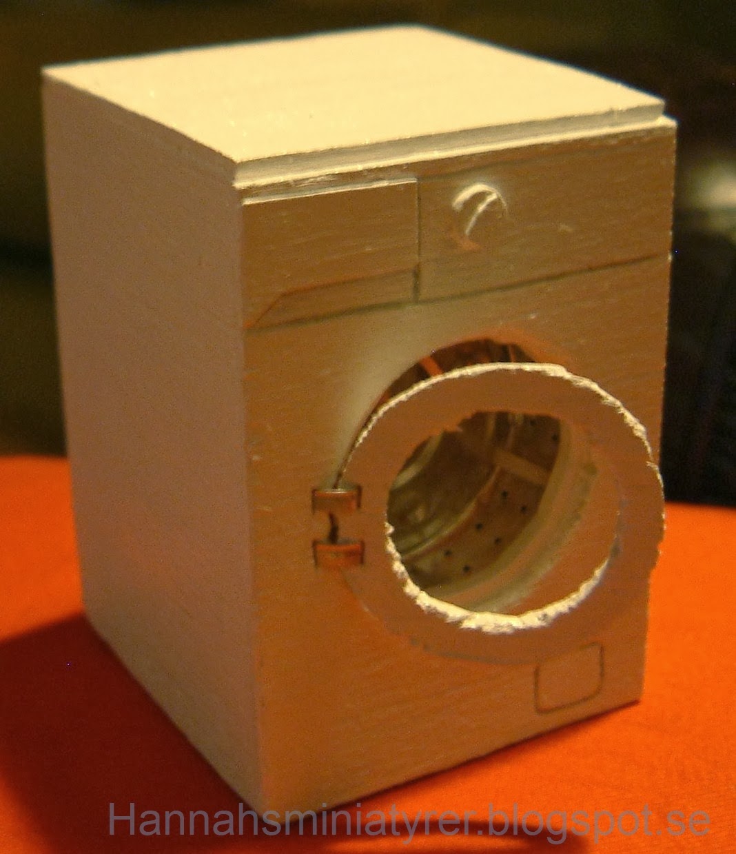 Hannahsminiatyrer Making a washing machine