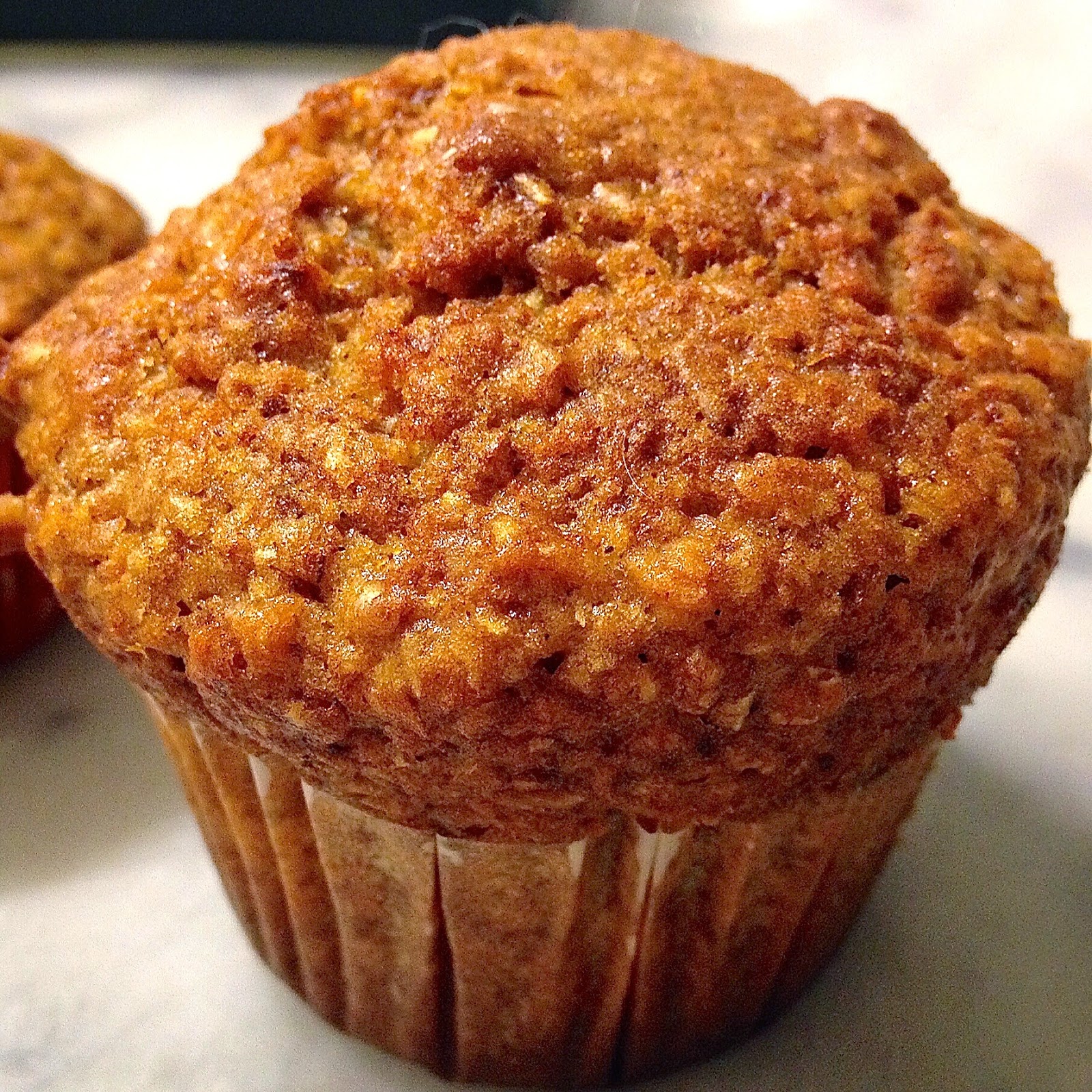 The Culinary Scene Muffins sanos con harina integral de manzana y canela
