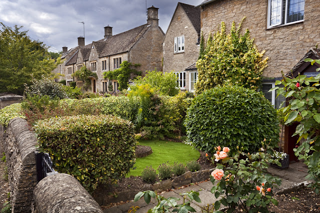 Beautiful gardens at Kingham in the Cotswolds by Martyn Ferry Photography