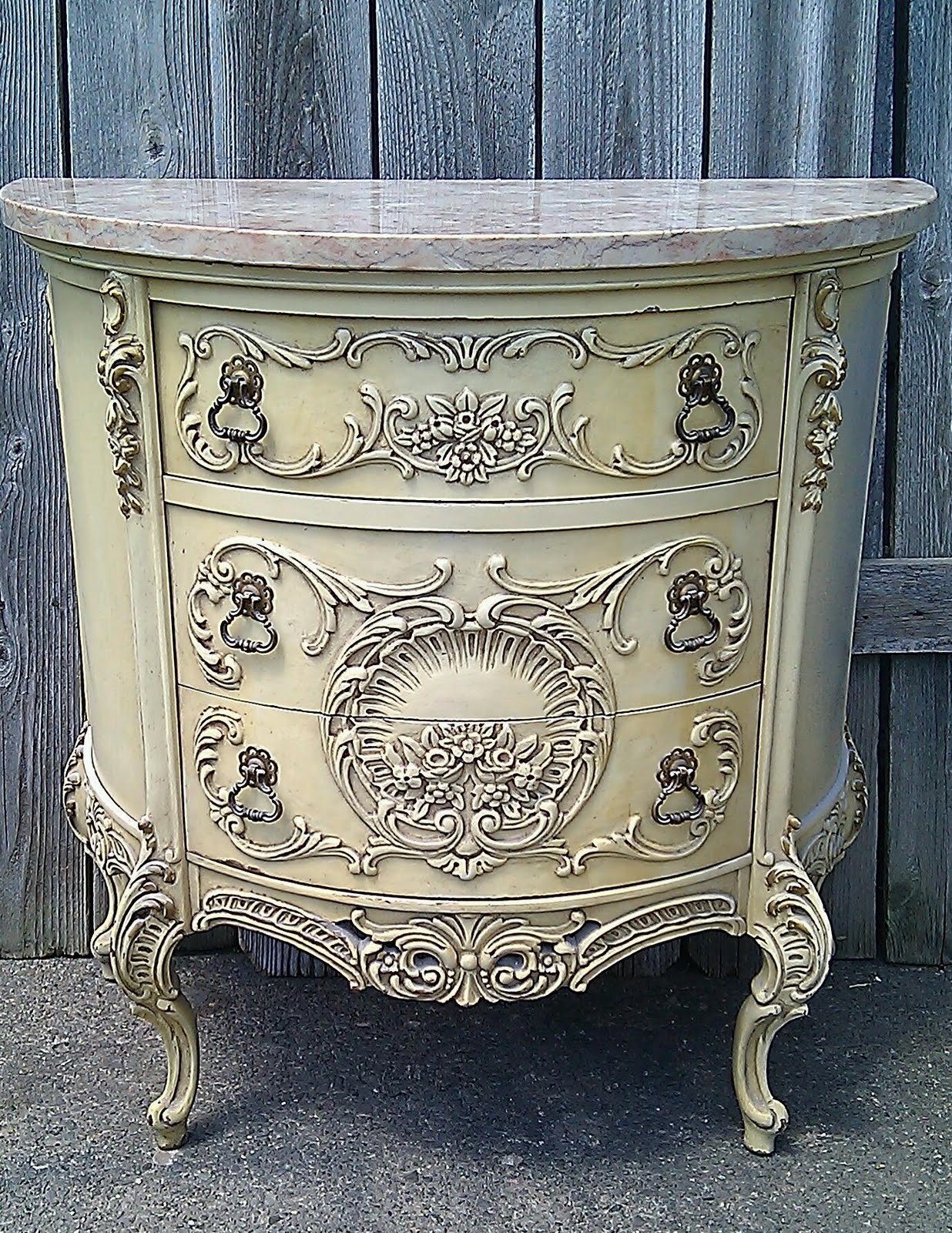 villabarnes Furniture Finds