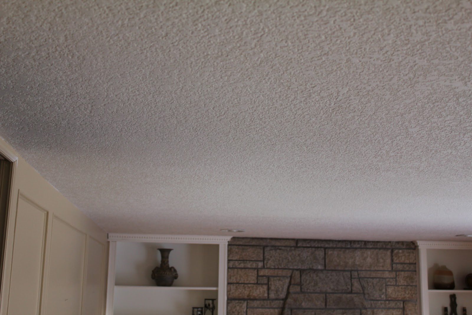 Popcorn texture removal, Knockdown application, step 6 Priming with