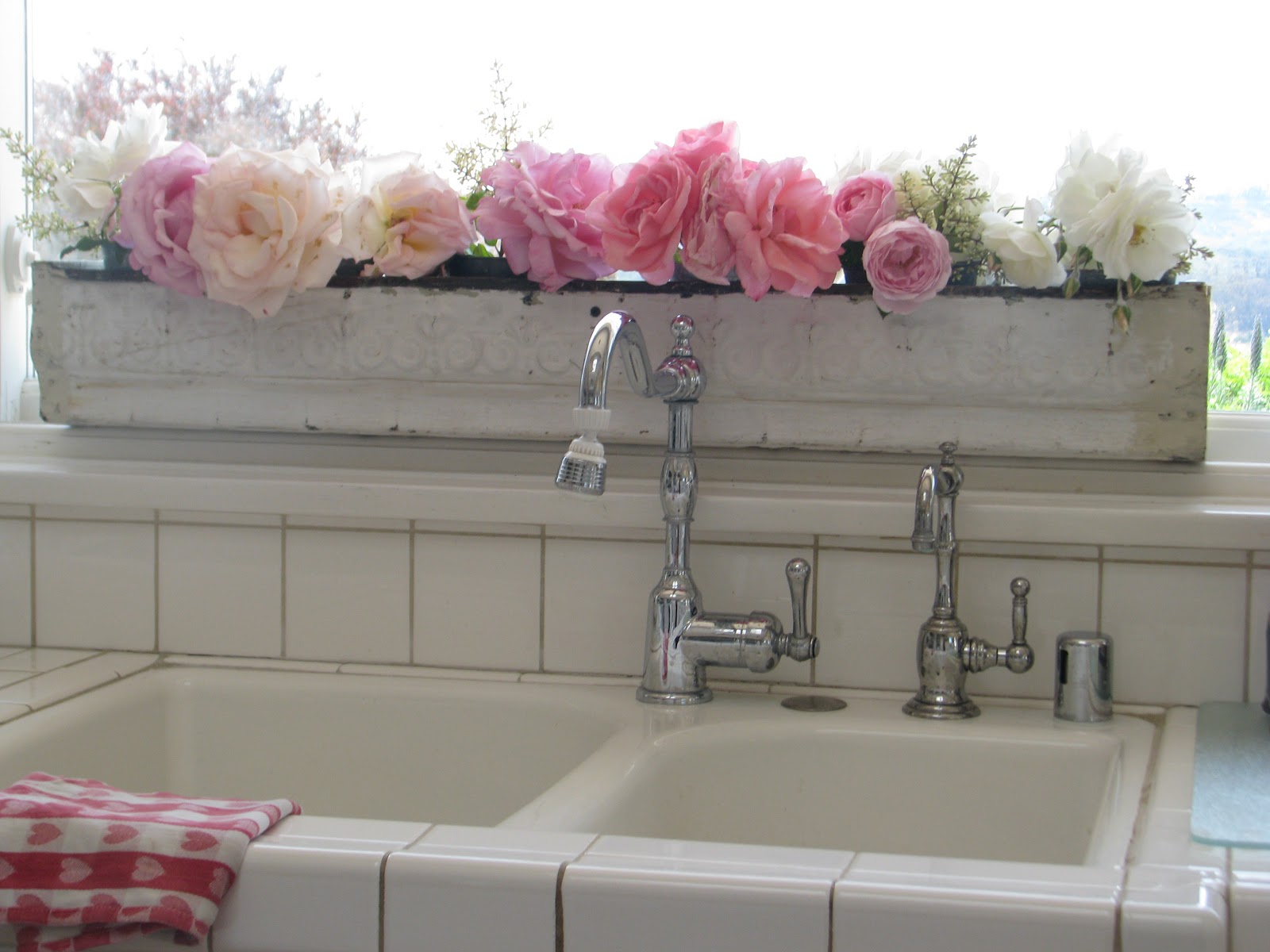 Mothers Day Garden Party White Ironstone Cottage