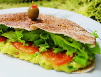 Sanduíche de Pão Sírio com Guacamole (vegana)