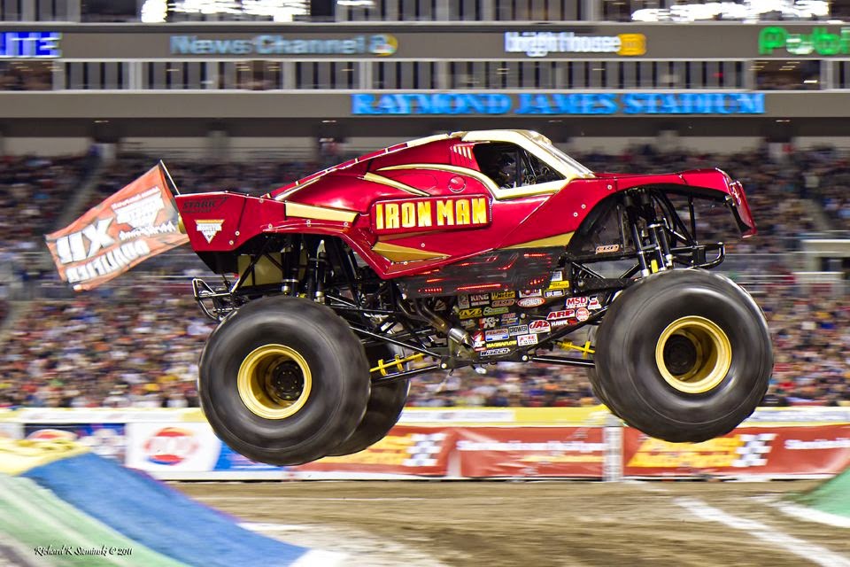 Henshin Grid: My hopes for Power Rangers in Monster Jam trucks
