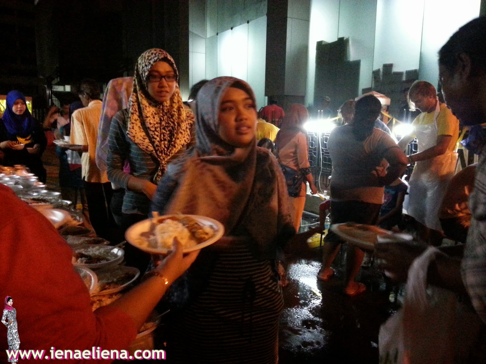 FEED THE HOMELESS PROGRAMME WITH UPSI STUDENT 16 APRIL 2015