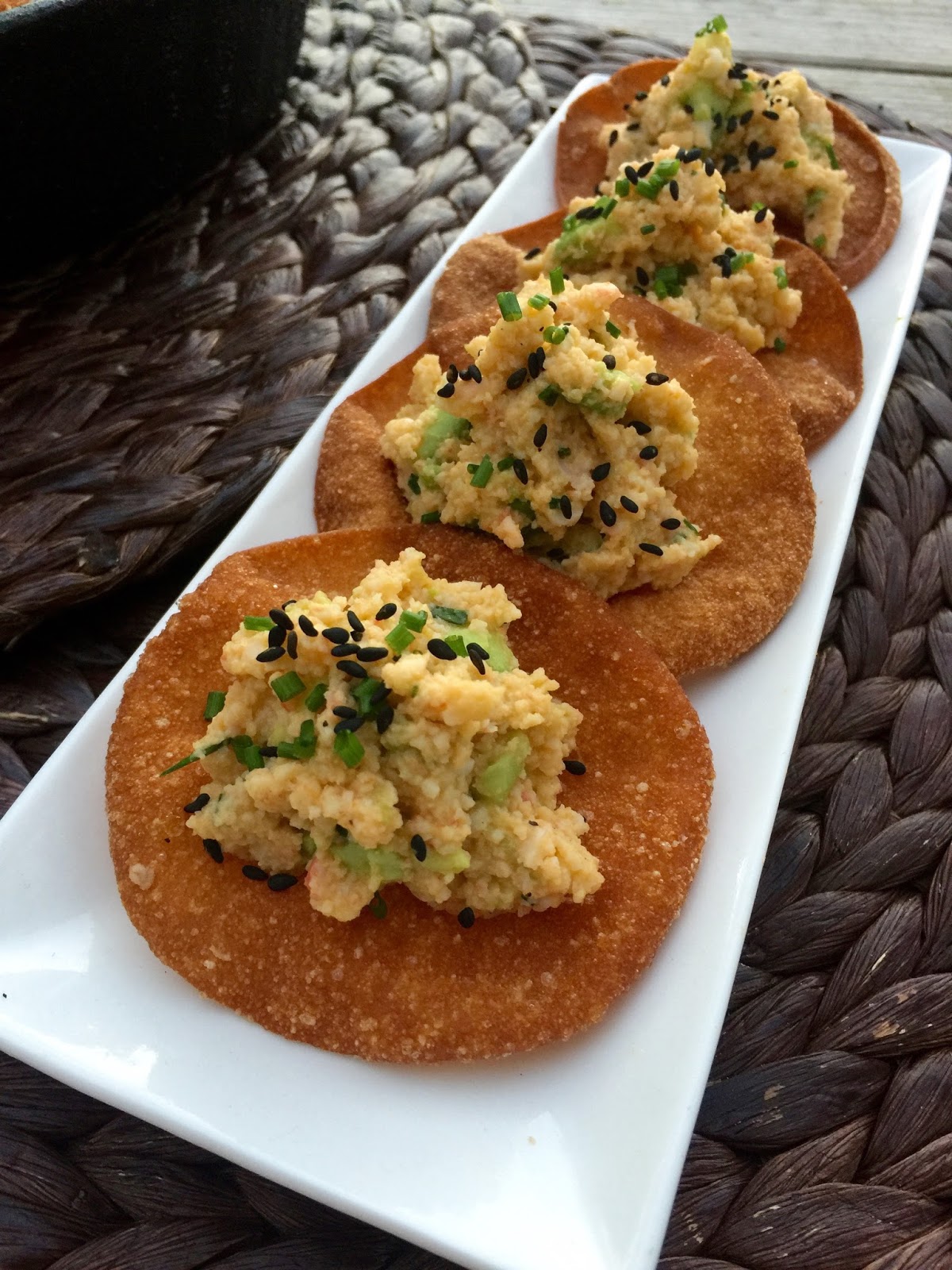 Recipe Spicy Avocado Crab on Wonton Chips