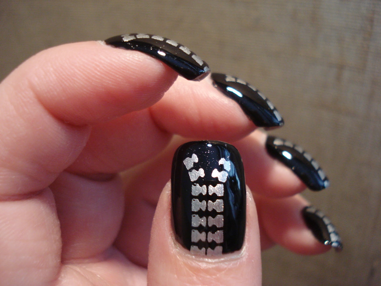 Little Miss Nailpolish Zipper Nails swatches