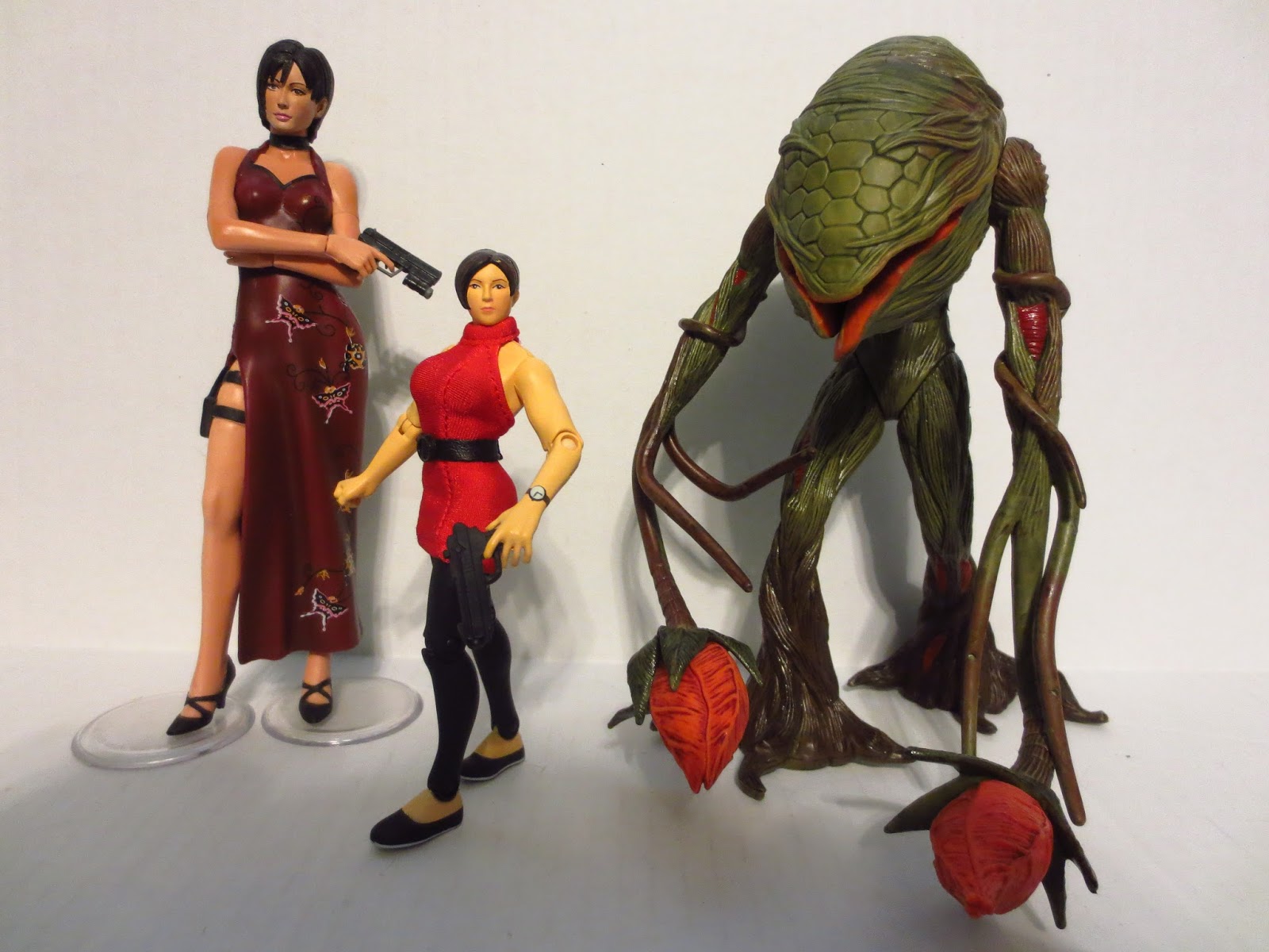 Amazon.com: Resident Evil 2 Platinum > William Birkin with Sherry Action Figure 2-Pack: Toys & Games