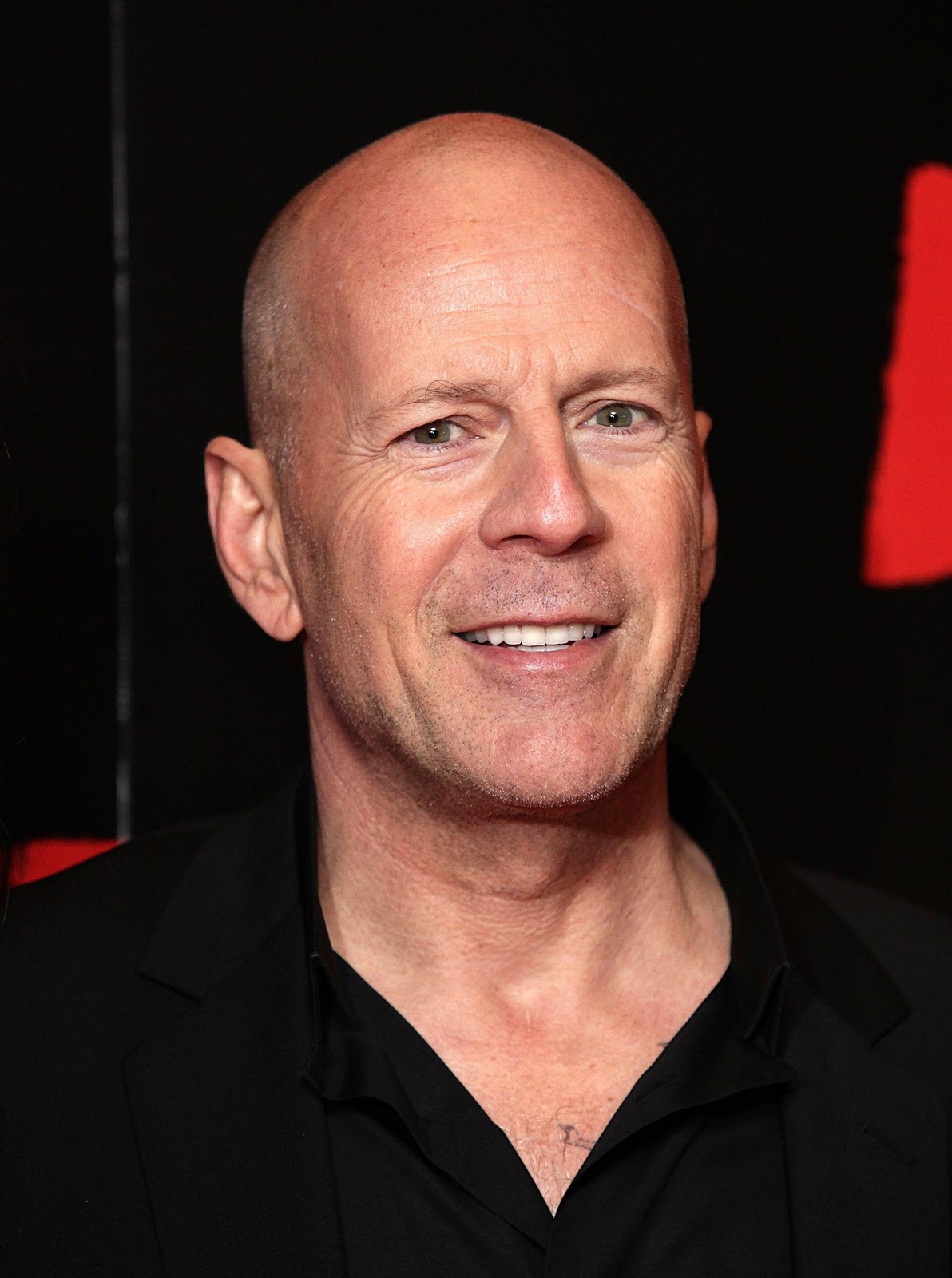 http://1.bp.blogspot.com/-9DXa74EBNjQ/TseWBZe6JVI/AAAAAAAACBE/QJXjC46a3-c/s1600/Bruce+Willis+VI.jpg