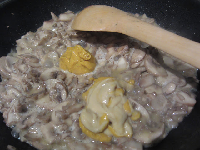 creamy mushroom sauce recipe step-by-step