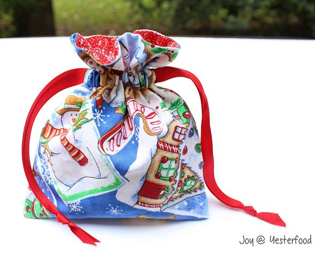 Threading My Way: Drawstring Gift Bags...