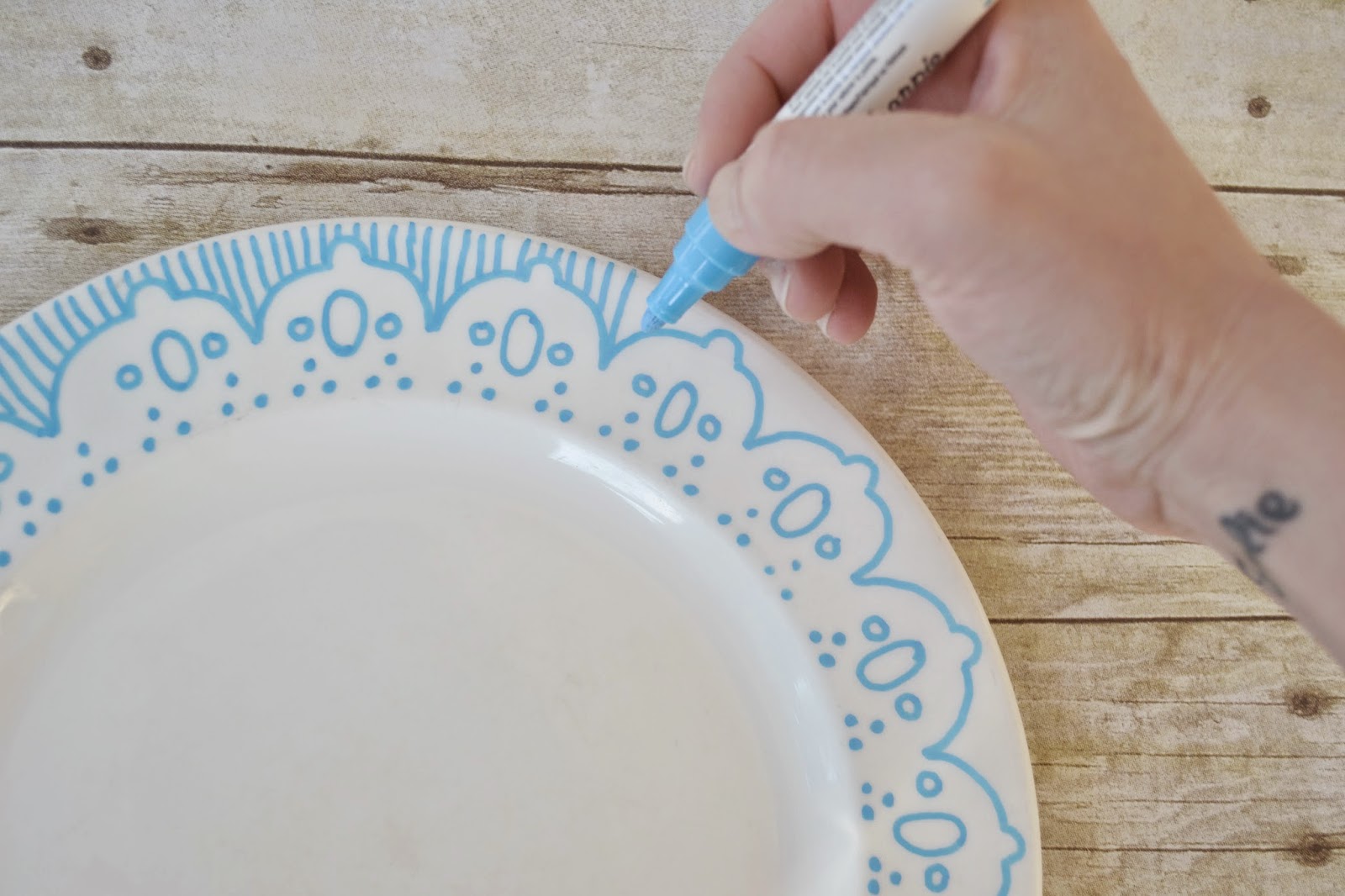 Attic Lace Make A HandPainted Plate in 2 Steps!