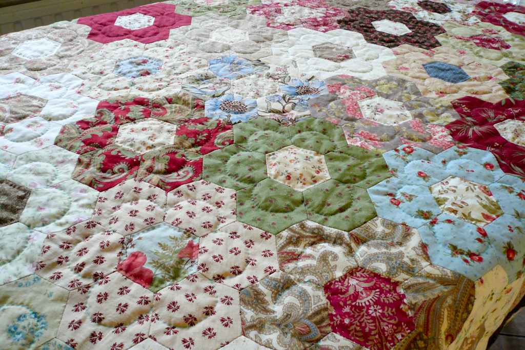 Hexagon quilt, Machine quilting designs, Quilts