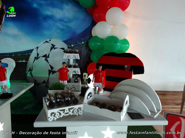 Tema Futebol - Decoração provençal simples Mesa temática infantil Futebol