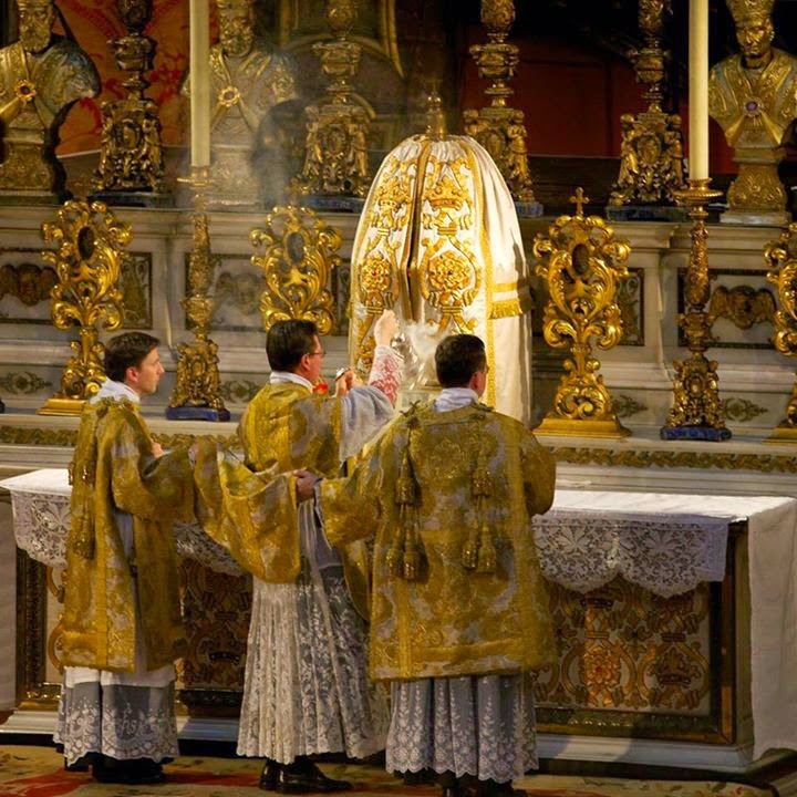 CATHOLICVS Solemne Santa Misa con asistencia Pontifical por la fiesta de San Felipe Neri en el