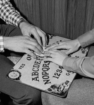 Papan Ouija Permainan Hantu