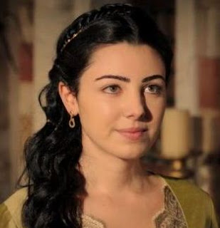 Esmahan Sultan Kimdir? Moda Mekanım