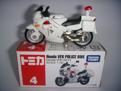 Replika motor retro - Page 3 VFR800P+Takara+Tomy_resize_resize