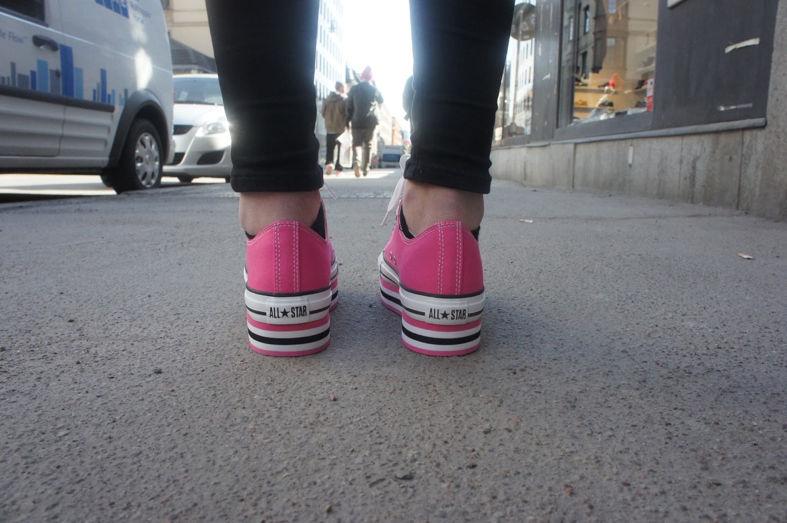 converse platform on feet