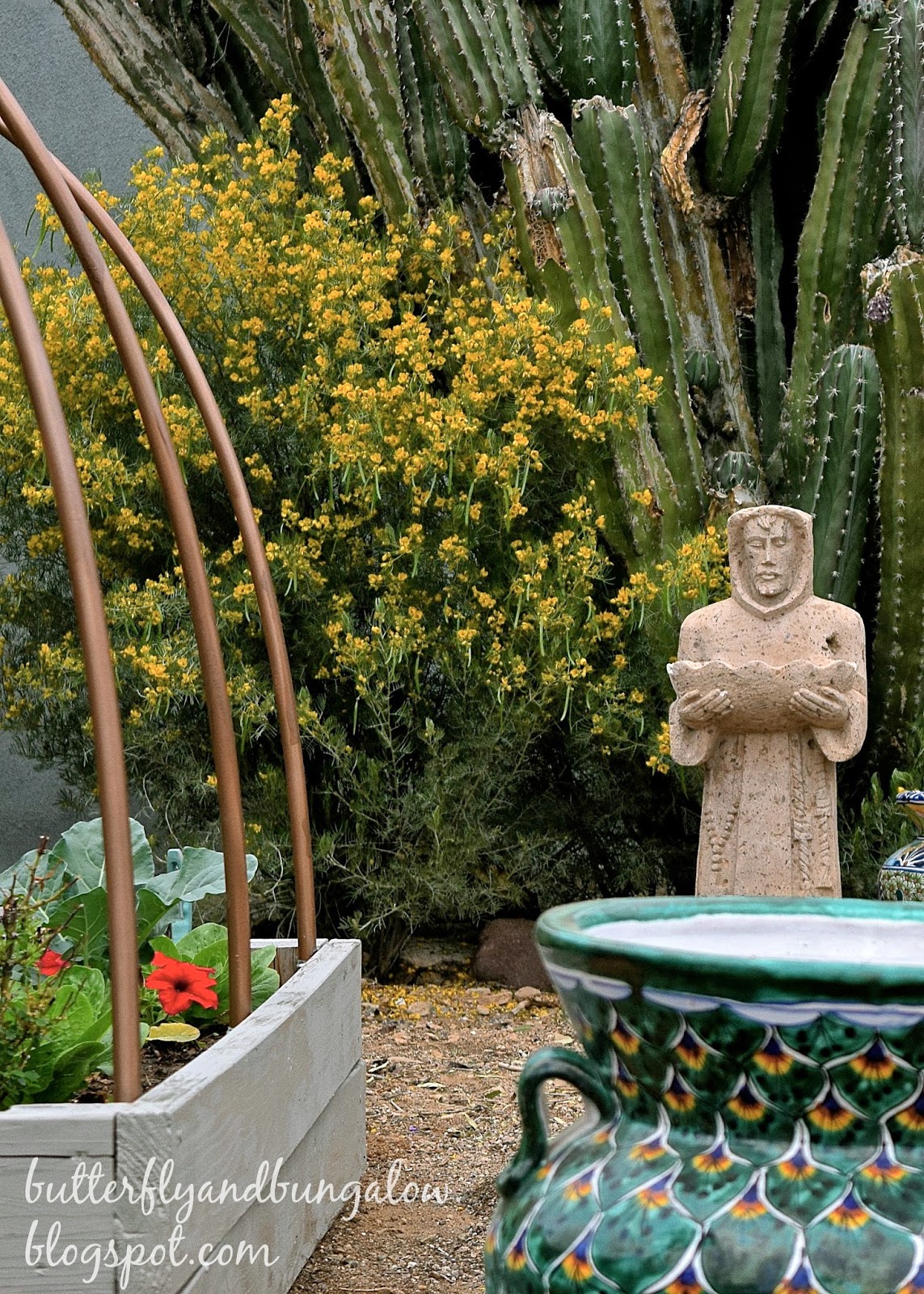 Butterfly 8)(8 Bungalow Copper Garden Bed Arches