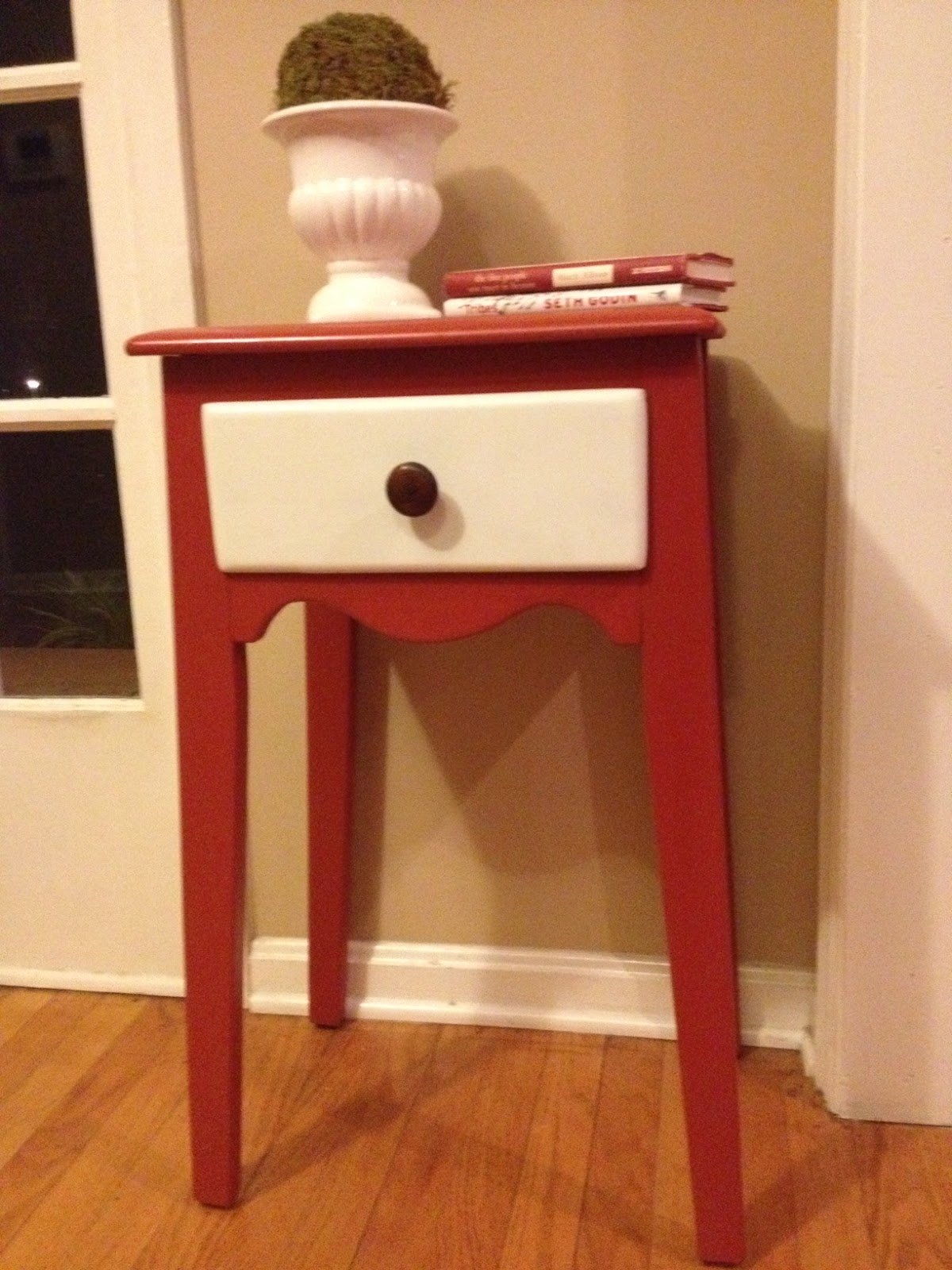 Two It Yourself Refinished small entryway table with DIY chalk paint