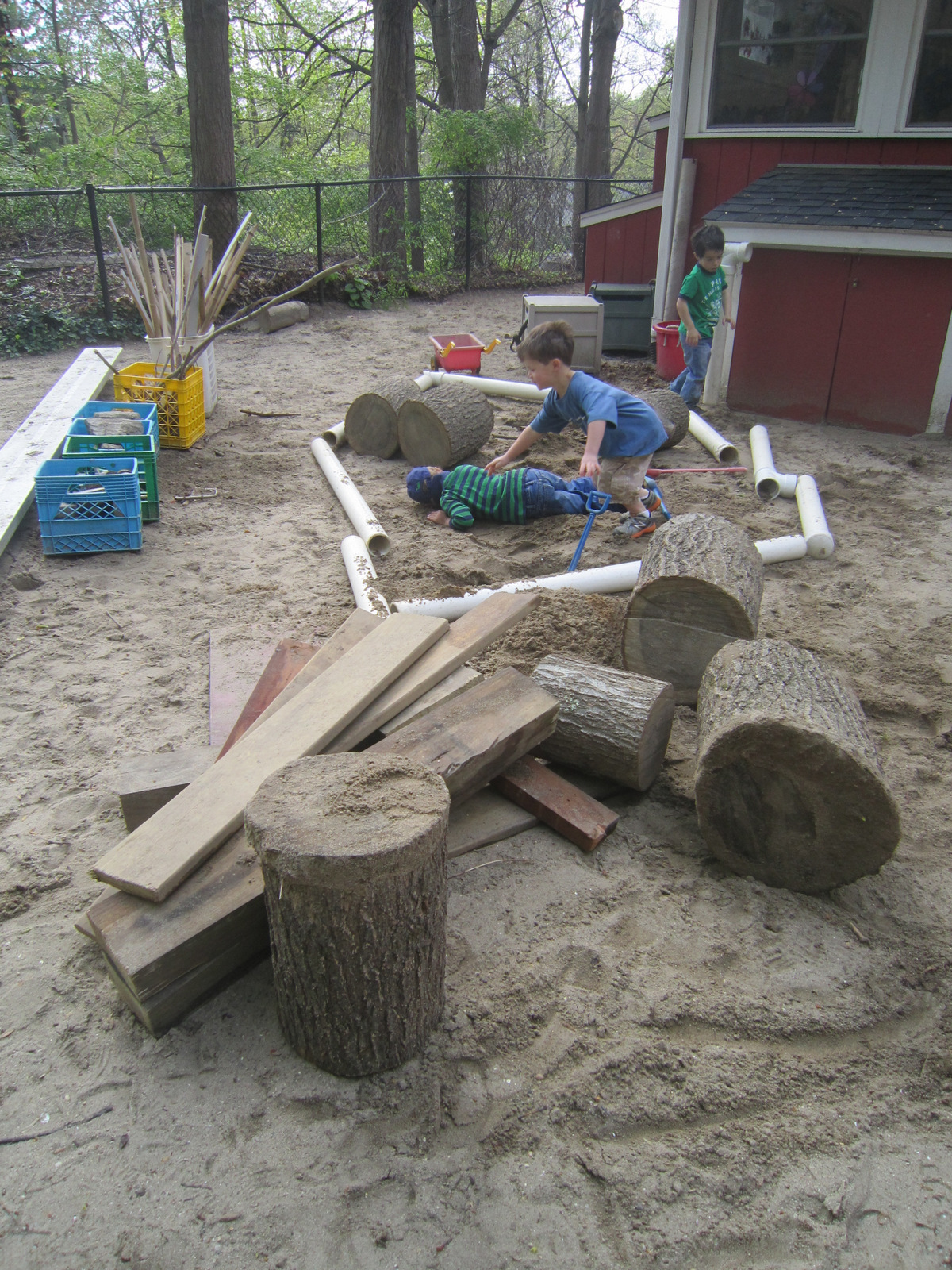 Playfully Learning Loose Parts Creativity on the Playground