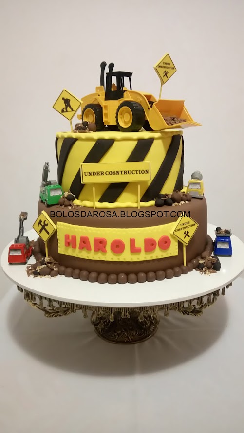 BOLO DE ANIVERSÁRIO