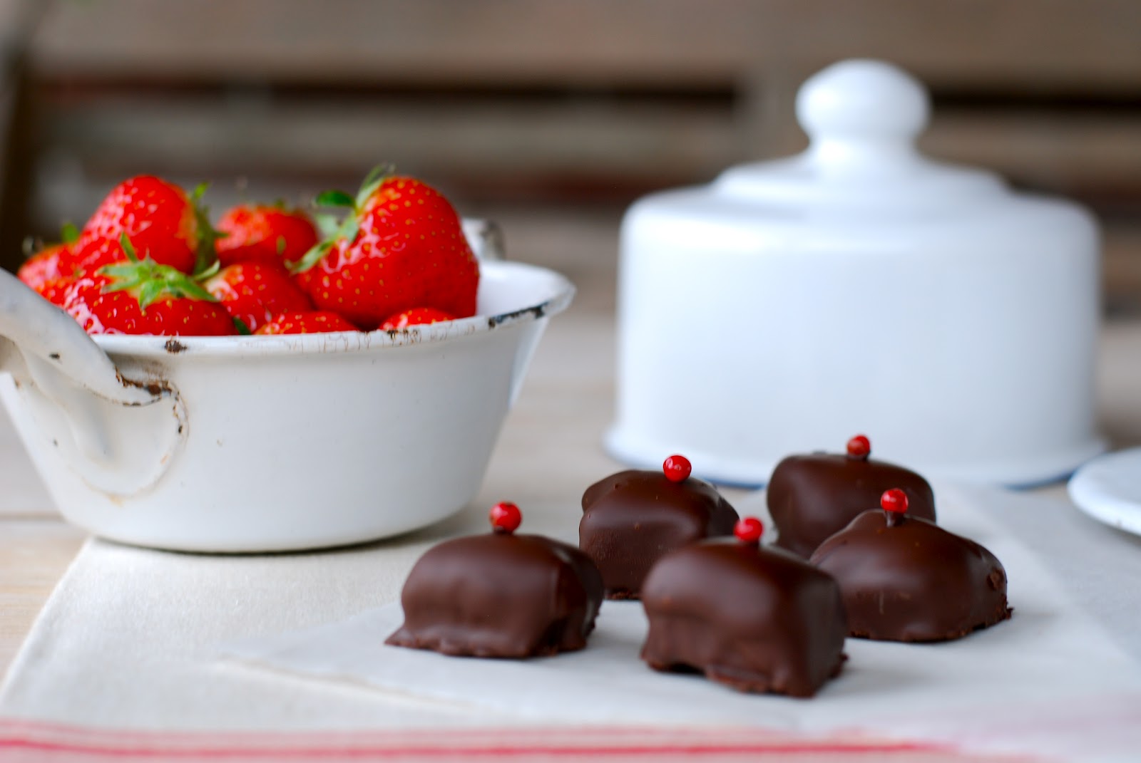 In de keuken: aardbeienbonbons (met roze peper)