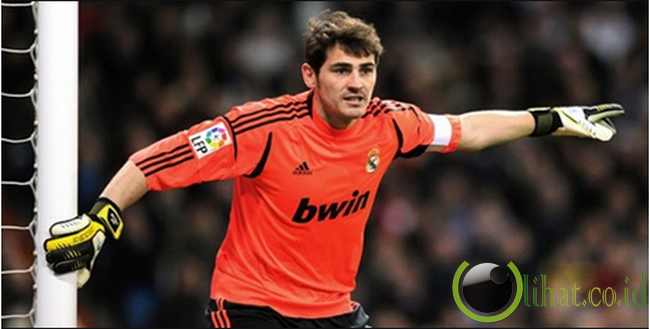 Iker Casillas (Real Madrid) Iker Casillas (Real Madrid)