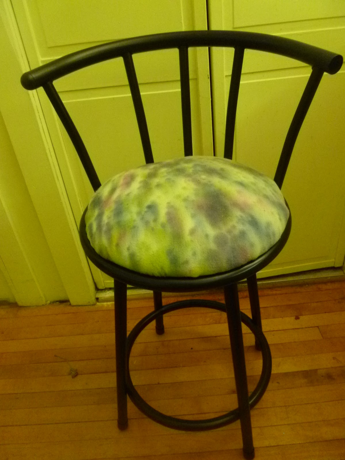 my vintage cottage kitchen stool redo