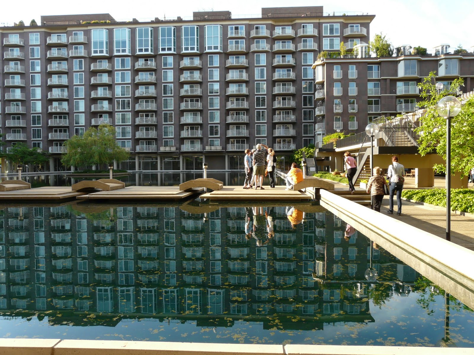 Capitol Hill Garden Club Magical May Walk at Harbour Square